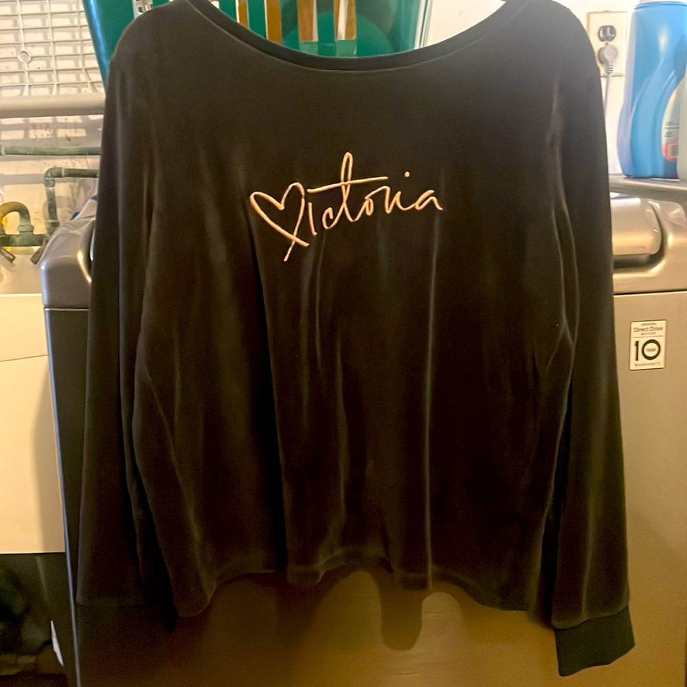 VICTORIA SECRET PLUSHY LONG SLEEVE NIGHT SHIRT WITH A OPEN CRISS CROSS BACK